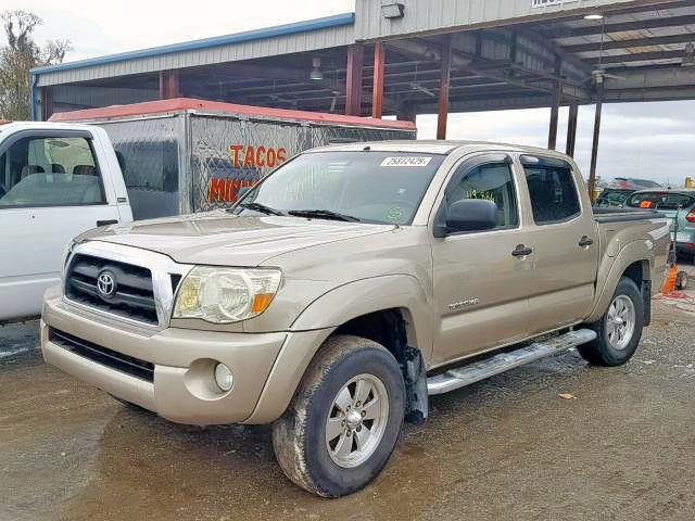 3TMJU62N45M006991 - 2005 TOYOTA TACOMA DOU GOLD photo 2