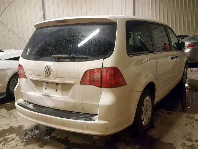 2V4RW4DG8BR659494 - 2011 VOLKSWAGEN ROUTAN S WHITE photo 4