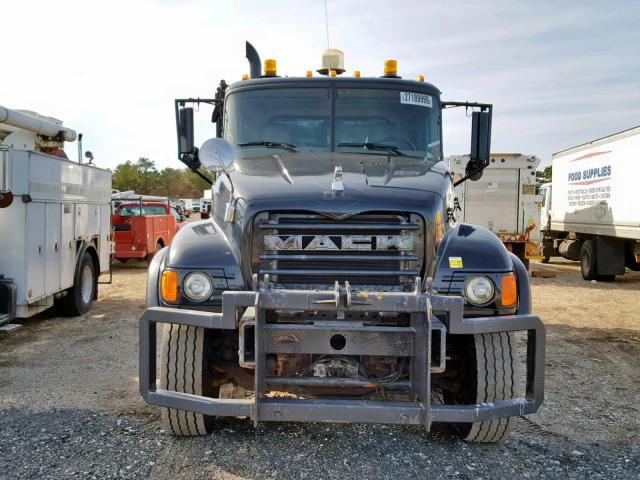 1M2AG08C76M001318 - 2006 MACK 700 CV700 BLACK photo 9