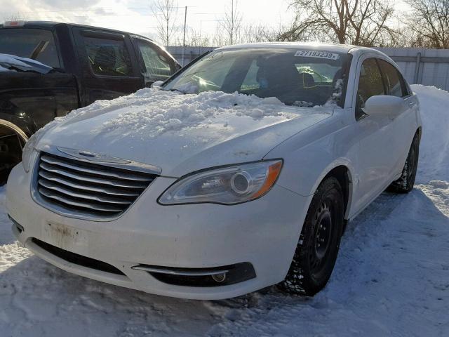 1C3CCBBBXDN500193 - 2013 CHRYSLER 200 TOURIN WHITE photo 2