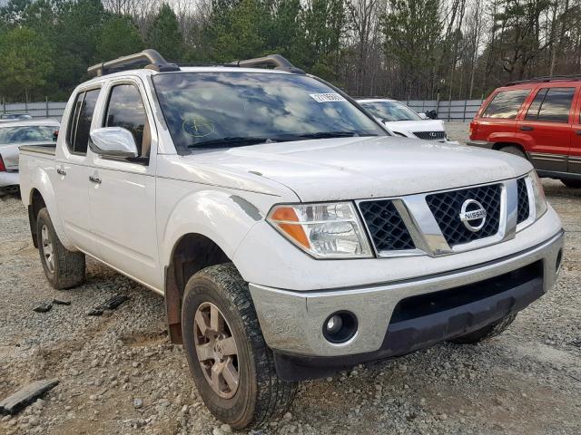 1N6AD07U86C413578 - 2006 NISSAN FRONTIER C WHITE photo 1