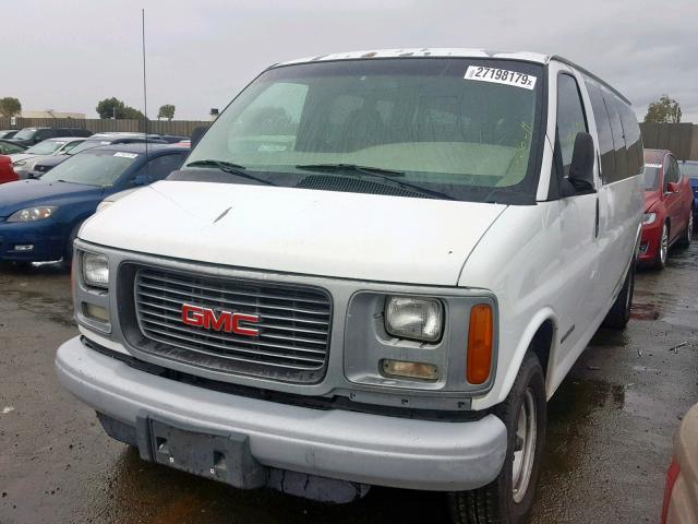 1GJHG39R311193220 - 2001 GMC SAVANA G35 WHITE photo 2