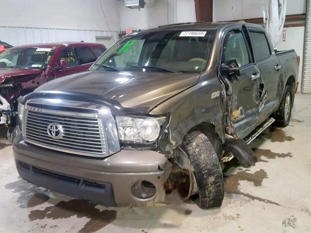 5TFHY5F14AX108946 - 2010 TOYOTA TUNDRA CRE BROWN photo 2