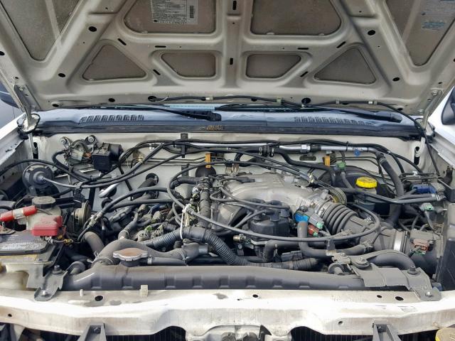 1N6ED27T3YC388726 - 2000 NISSAN FRONTIER C WHITE photo 7