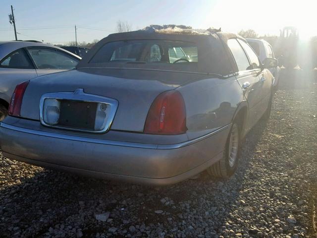 1LNHM81W7YY763151 - 2000 LINCOLN TOWN CAR E TAN photo 4