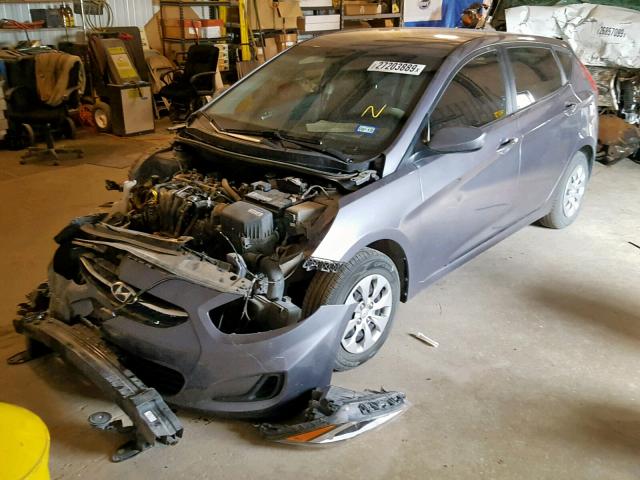 KMHCT5AE9GU244093 - 2016 HYUNDAI ACCENT SE GRAY photo 2