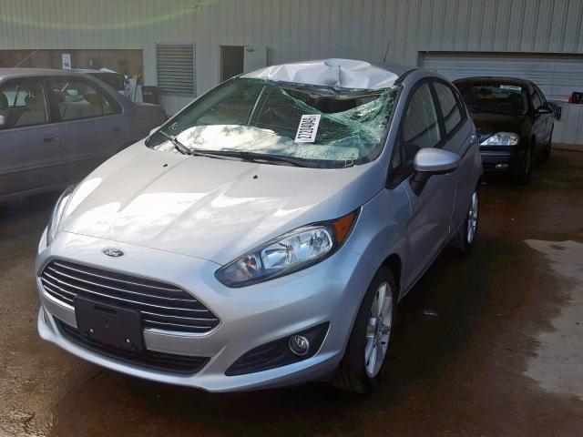 3FADP4EJ5KM105595 - 2019 FORD FIESTA SE SILVER photo 2