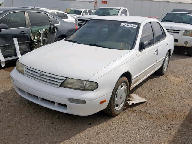 1N4BU31D6TC174096 - 1996 NISSAN ALTIMA XE WHITE photo 2