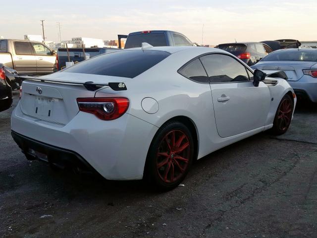 JF1ZNAE15J8700217 - 2018 TOYOTA 86 GT  photo 4