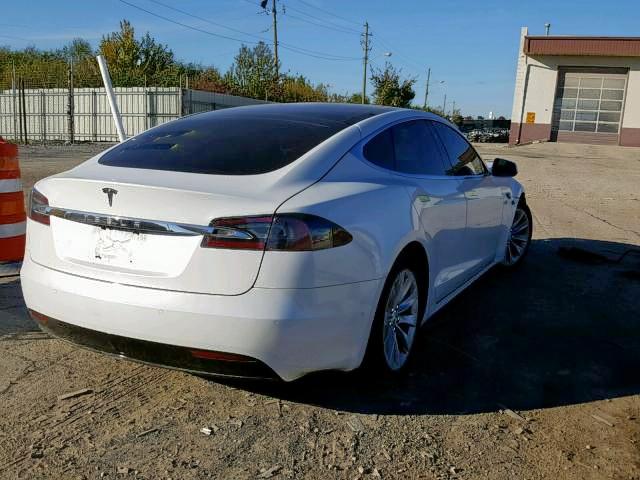 5YJSA1E2XGF175454 - 2016 TESLA MODEL S WHITE photo 4