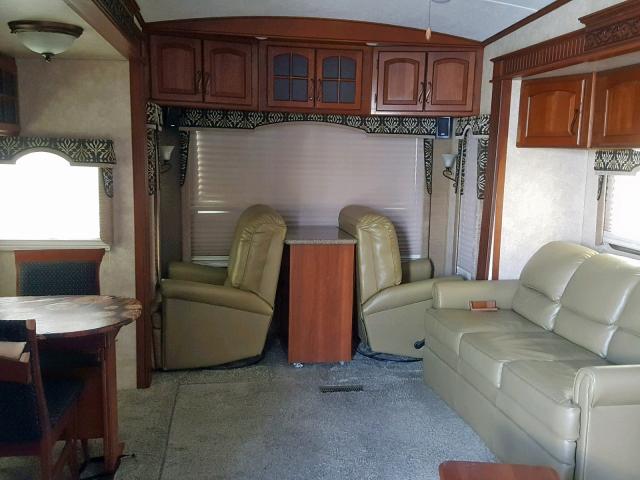 4YDF31024E4700366 - 2014 KEYSTONE MONTANA WHITE photo 5