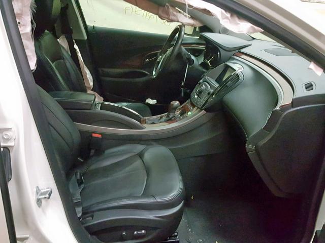 1G4GH5E39CF354099 - 2012 BUICK LACROSSE P WHITE photo 5