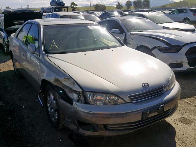 JT8BF28G810315679 - 2001 LEXUS ES 300 SILVER photo 1