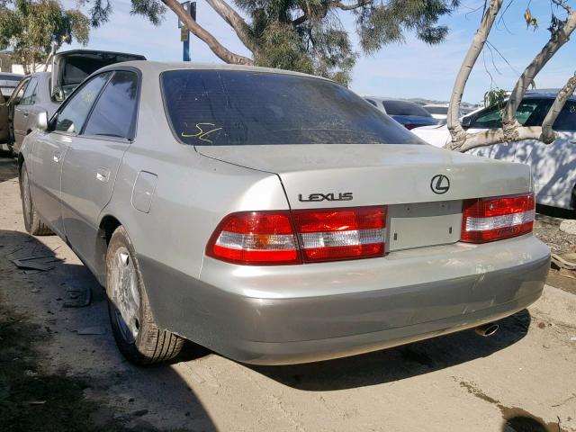 JT8BF28G810315679 - 2001 LEXUS ES 300 SILVER photo 3