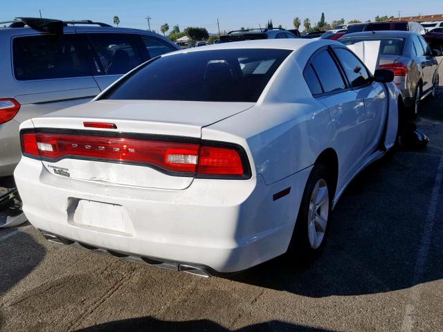 2C3CDXBGXEH309146 - 2014 DODGE CHARGER SE WHITE photo 4