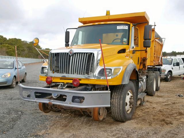 1HTWYSAT16J266611 - 2006 INTERNATIONAL 7000 7600 YELLOW photo 2