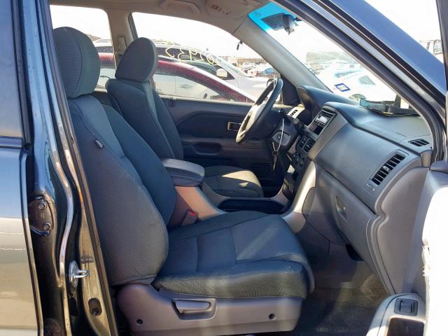 5FNYF28146B045222 - 2006 HONDA PILOT LX GRAY photo 5