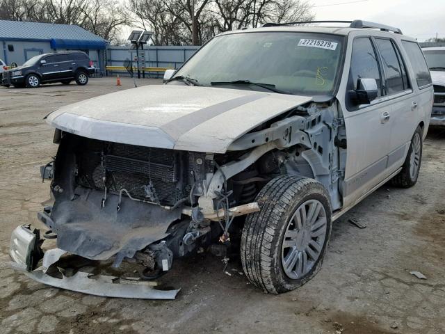 5LMFU27518LJ06391 - 2008 LINCOLN NAVIGATOR 白色 照片 2