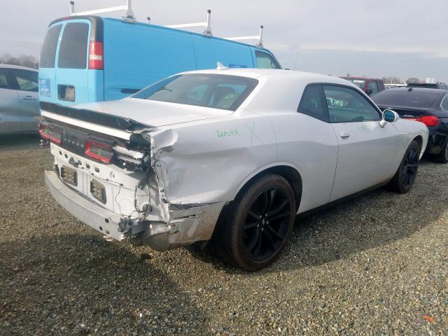 2C3CDZAG8JH131566 - 2018 DODGE CHALLENGER SXT  photo 4