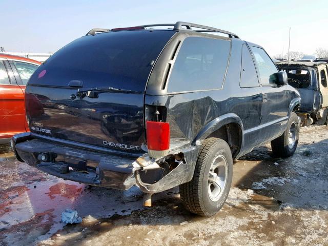 1GNCS18W81K220991 - 2001 CHEVROLET BLAZER BLACK photo 4