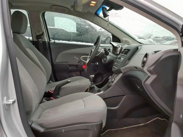 1G1JB5SH4D4190486 - 2013 CHEVROLET SONIC LS 银色 照片 5