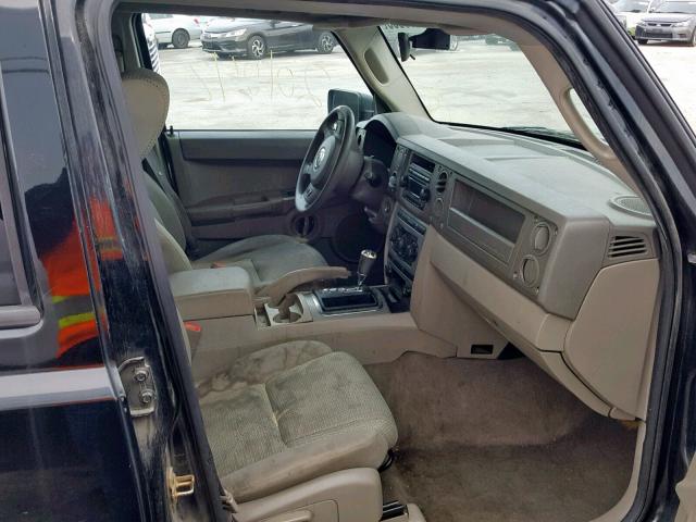 1J8HH48K26C269531 - 2006 JEEP COMMANDER BLACK photo 5
