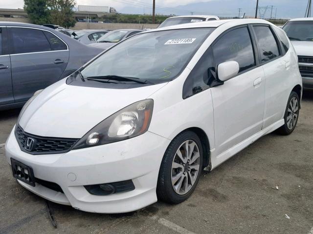 JHMGE8H57DC049844 - 2013 HONDA FIT SPORT WHITE photo 2