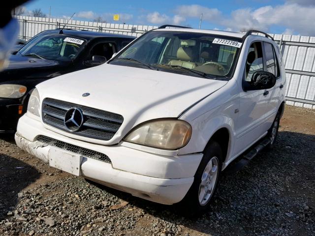 4JGAB54E11A265275 - 2001 MERCEDES-BENZ ML 320 WHITE photo 2