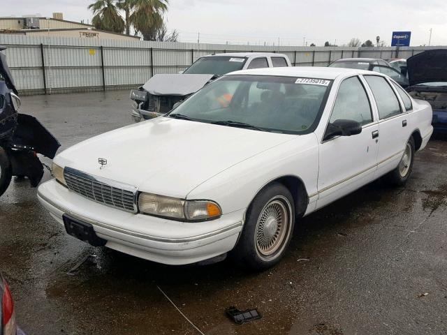 1G1BL52W8TR132902 - 1996 CHEVROLET CAPRICE CL WHITE photo 2