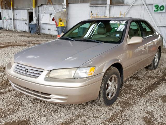 4T1BG28K6WU314044 - 1998 TOYOTA CAMRY CE GOLD photo 2