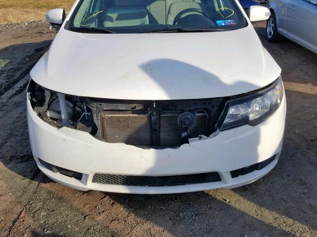 KNAFU4A23A5184907 - 2010 KIA FORTE EX WHITE photo 9