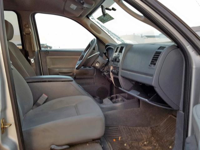 1D7HW48N66S507836 - 2006 DODGE DAKOTA QUA SILVER photo 5