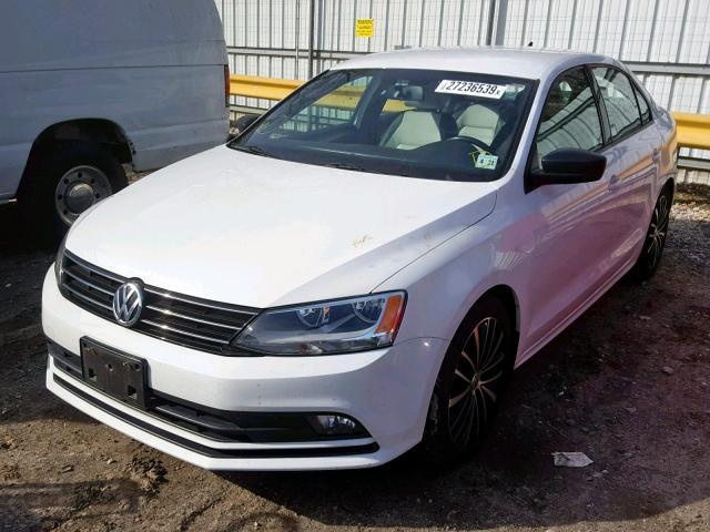 3VWD17AJ6GM334844 - 2016 VOLKSWAGEN JETTA SPOR WHITE photo 2