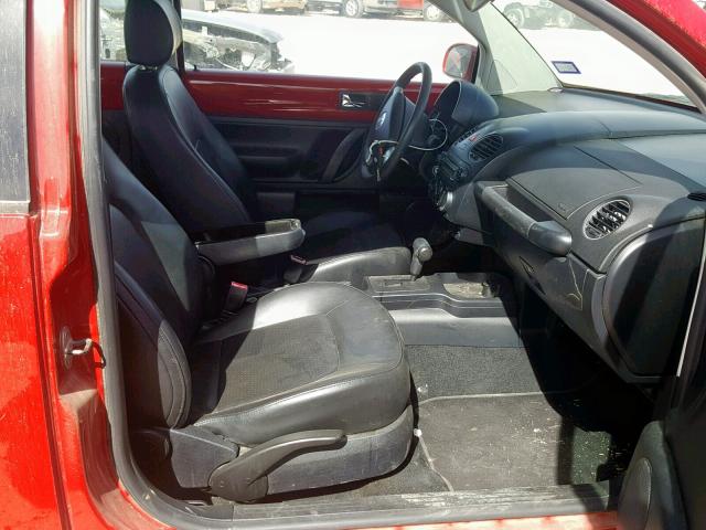 3VWPG3AG3AM000707 - 2010 VOLKSWAGEN NEW BEETLE Rot Foto 5