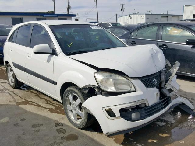 KNADE163166183017 - 2006 KIA RIO 5 WHITE photo 1