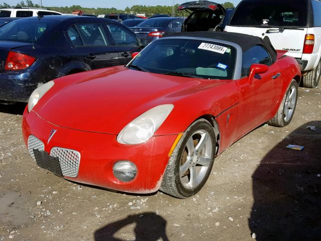 1G2MB33B26Y111741 - 2006 PONTIAC SOLSTICE RED photo 2