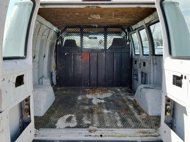 2B7HB11X4YK177143 - 2000 DODGE RAM VAN B1 WHITE photo 9