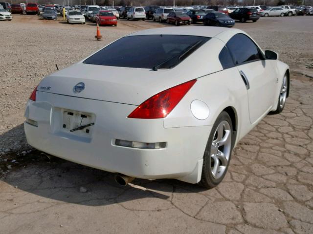 JN1BZ34D78M702336 - 2008 NISSAN 350Z COUPE WHITE photo 4