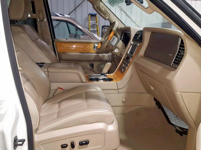 5LMFU28547LJ24266 - 2007 LINCOLN NAVIGATOR 白色 照片 5