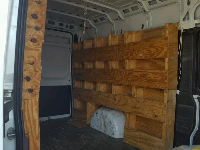 3C6URVJDXFE506805 - 2015 RAM PROMASTER 白色 照片 9