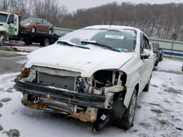 KL1TD56E89B659227 - 2009 CHEVROLET AVEO LS WHITE photo 2