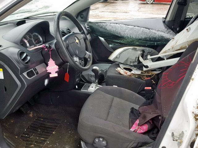 KL1TD56E89B659227 - 2009 CHEVROLET AVEO LS WHITE photo 5