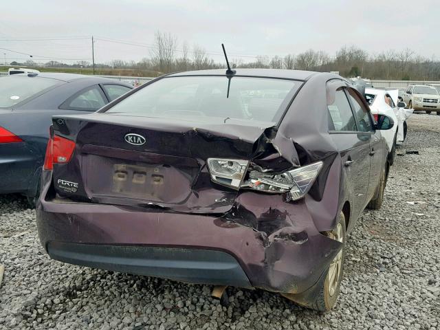 KNAFU4A26B5391065 - 2011 KIA FORTE EX BURGUNDY photo 4