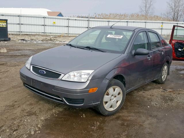 1FAFP34N37W346666 - 2007 FORD FOCUS ZX4 GRAY photo 2