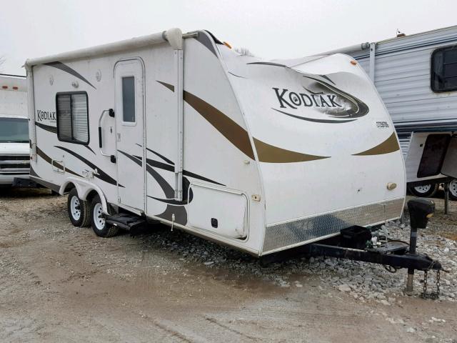 47CTS5L22BK128778 - 2011 DUTC KODIAK WHITE photo 1