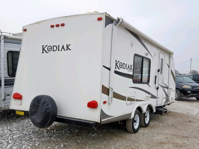 47CTS5L22BK128778 - 2011 DUTC KODIAK WHITE photo 4