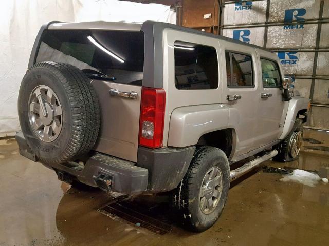 5GTEN13E488175782 - 2008 HUMMER H3 SILVER photo 4