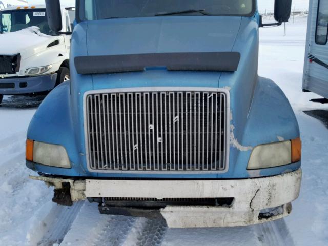 4VG7DAJJ1XN774374 - 1999 VOLVO VN BLUE photo 7