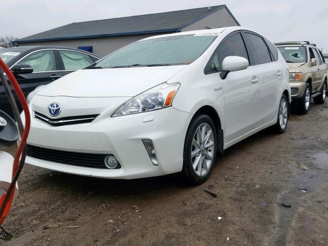 JTDZN3EU3C3143128 - 2012 TOYOTA PRIUS V WHITE photo 2