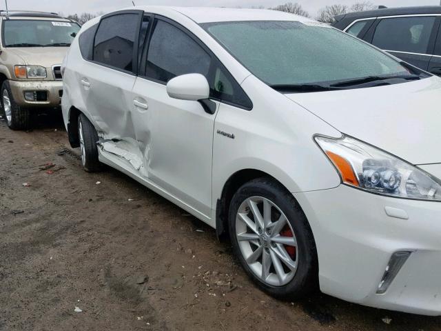 JTDZN3EU3C3143128 - 2012 TOYOTA PRIUS V WHITE photo 9